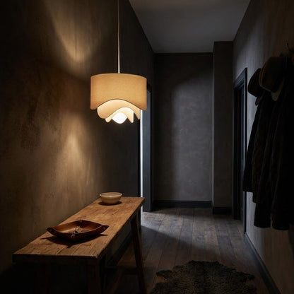 Celia taklampa - Vågig elegans för lugna rum