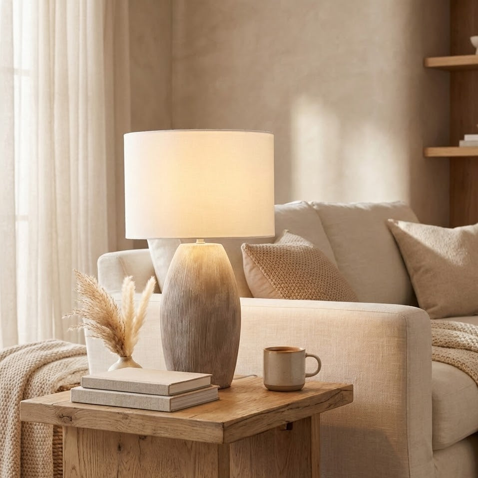 Célina- Bordslampa med urban elegans som berikar ditt hem