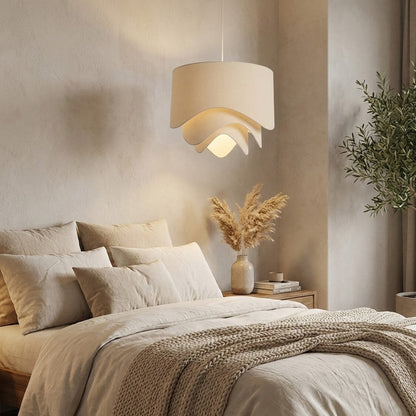 Celia taklampa - Vågig elegans för lugna rum